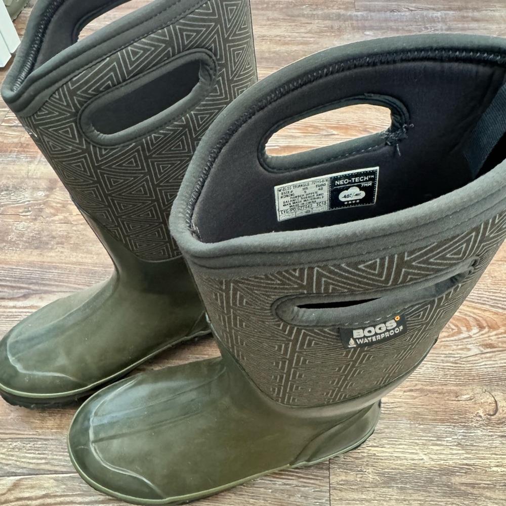 Bogs Green Winter & Rain Boots with Neoprene Upper